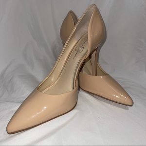 Jessica Simpson, the Prizma d'Orsay Pumps